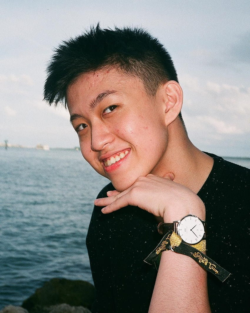 i f*cks with this, Rich Brian HD phone wallpaper