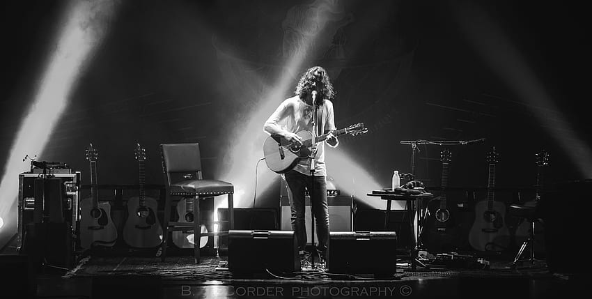 Chris Cornell en su gira Higher Truth Tour – Música Deportes fondo de pantalla