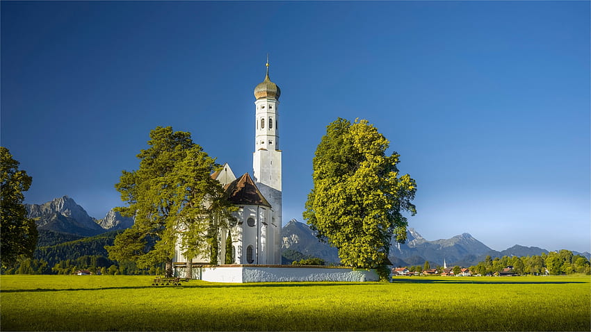 聖コロマン教会、シュヴァンガウ、バイエルン アルプス、山、ドイツ、風景、木、空、雲 高画質の壁紙