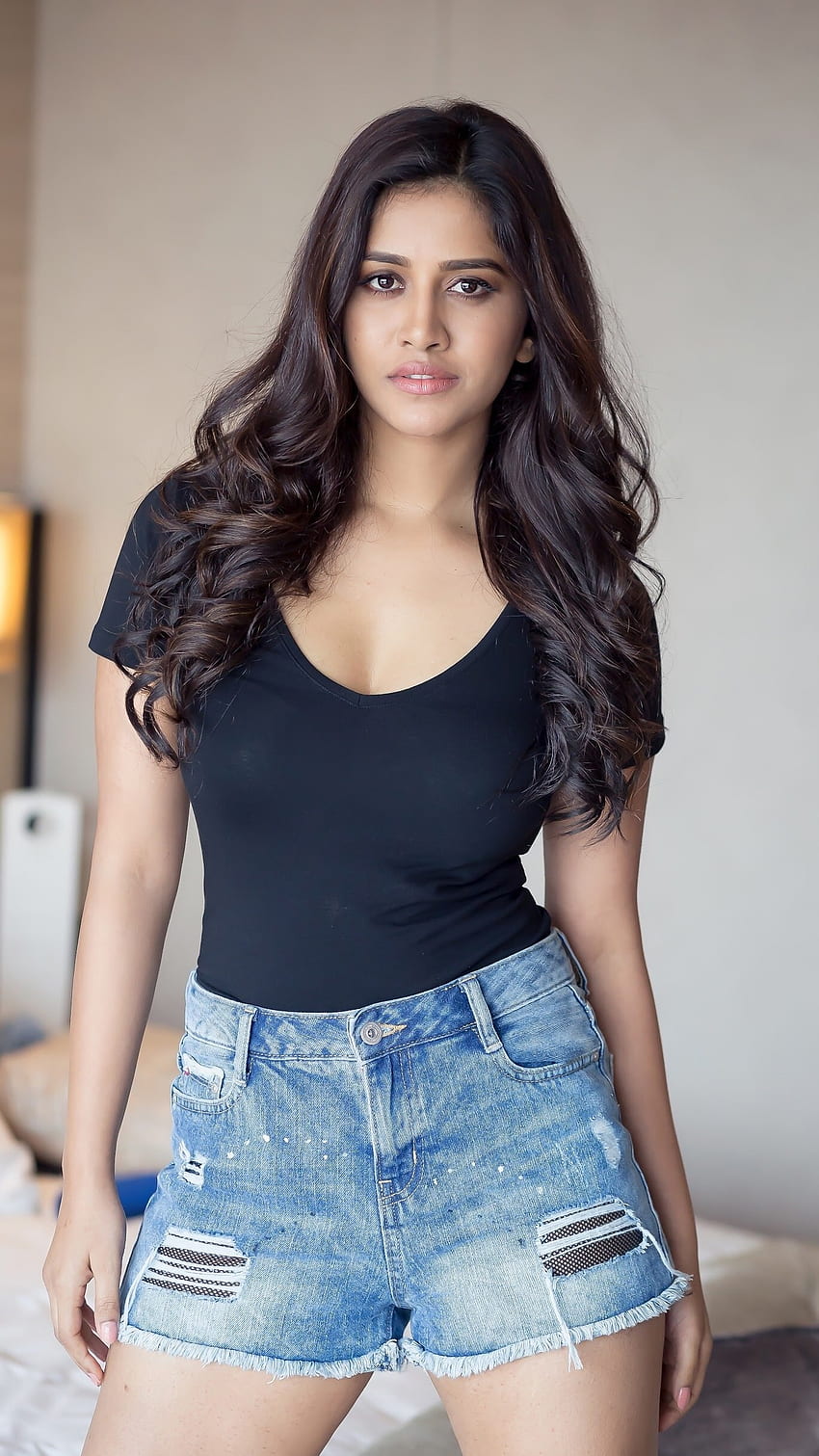Nabha Natesh, Süd, Schauspielerin, Tamil HD-Handy-Hintergrundbild