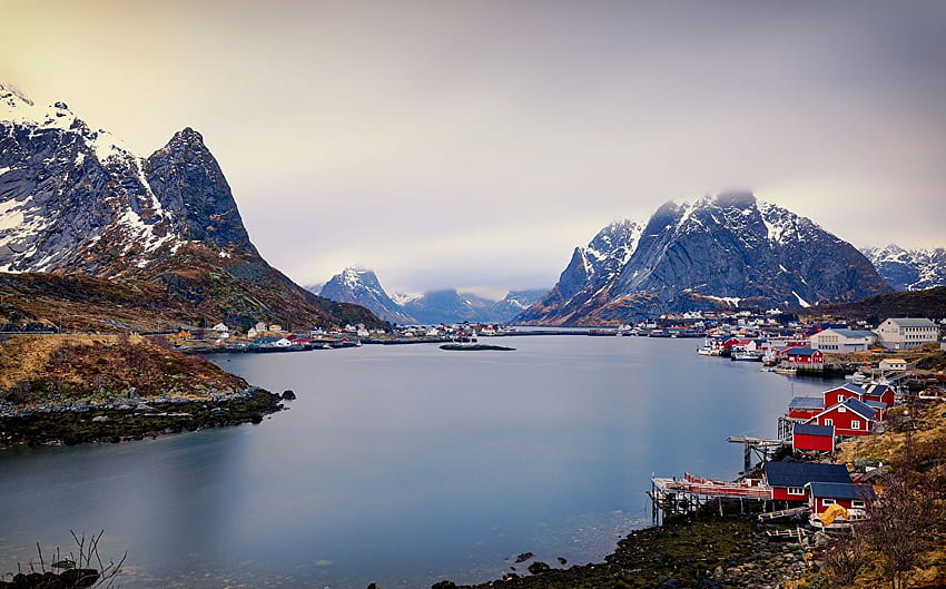 Lofoten Norvegia Fiume di montagna Reine Città Sfondo HD