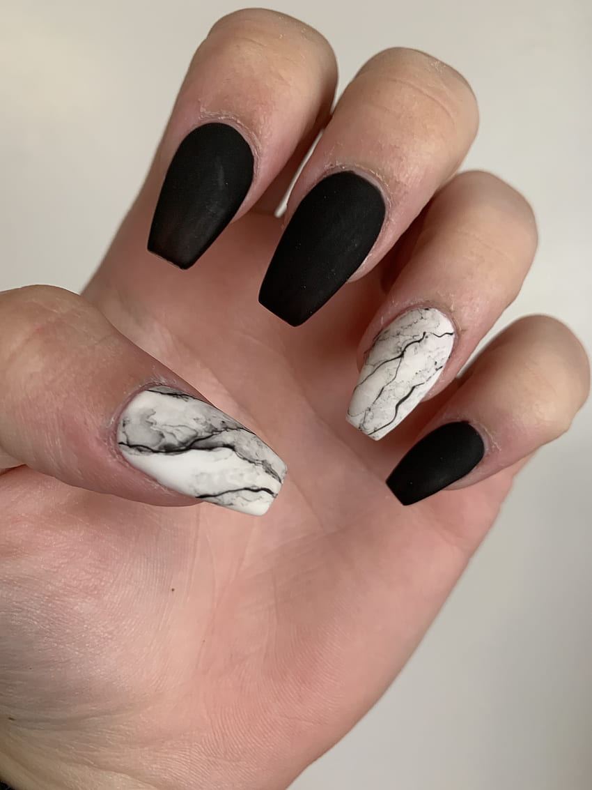 Nail Art by Robin Moses Black and White No water Marble