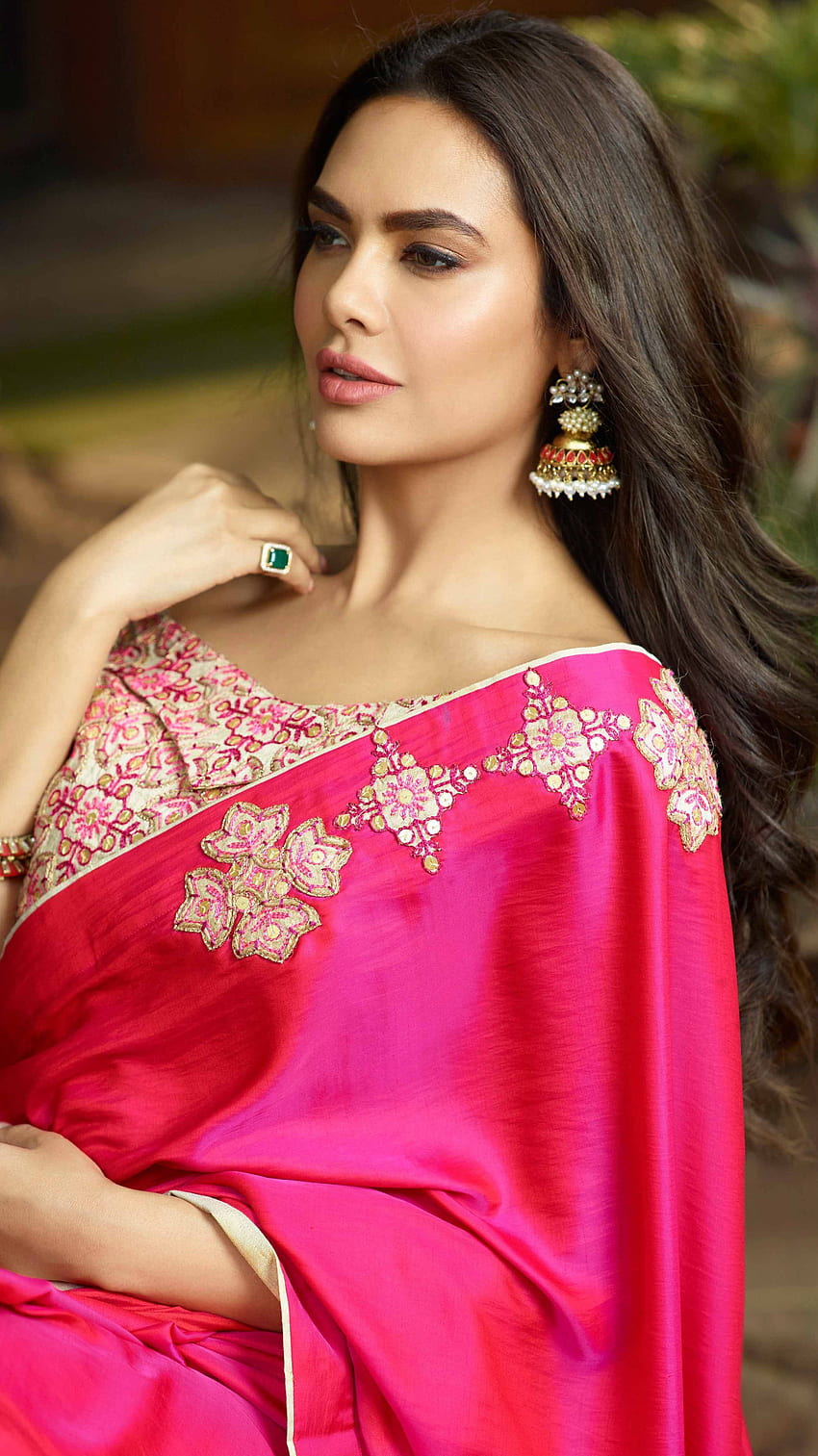 Esha Gupta, Sari-Liebhaberin, Bollywood-Schauspielerin HD-Handy-Hintergrundbild