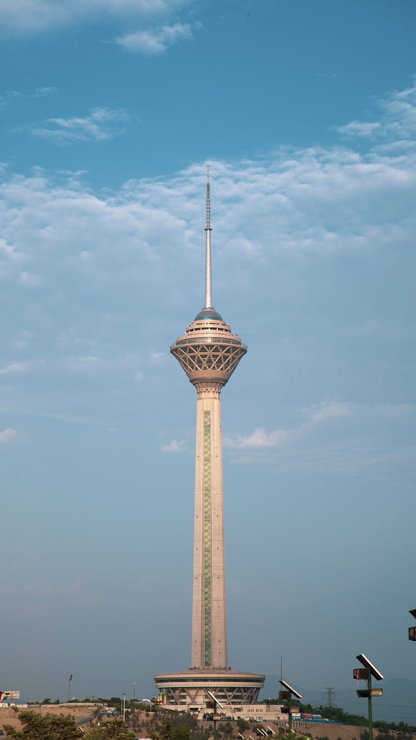 이란 테헤란의 밀라드 타워. 테헤란 이란, 테헤란, 이란 HD 전화 배경 화면