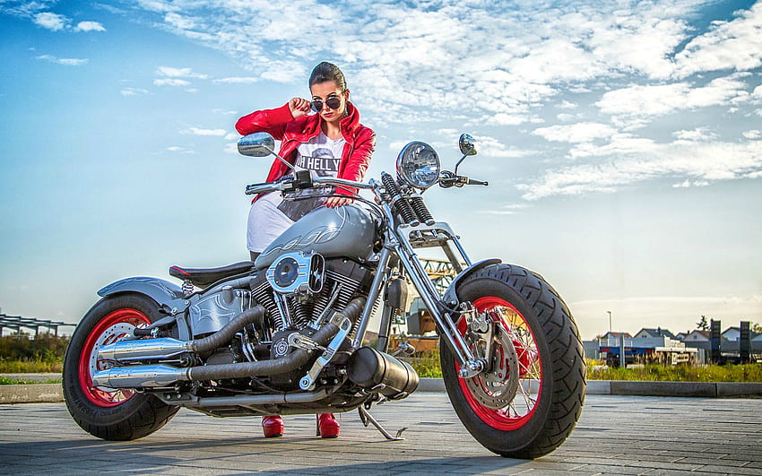 Chica y su Harley Davidson, motocicleta, modelo, harley davidson, morena fondo de pantalla