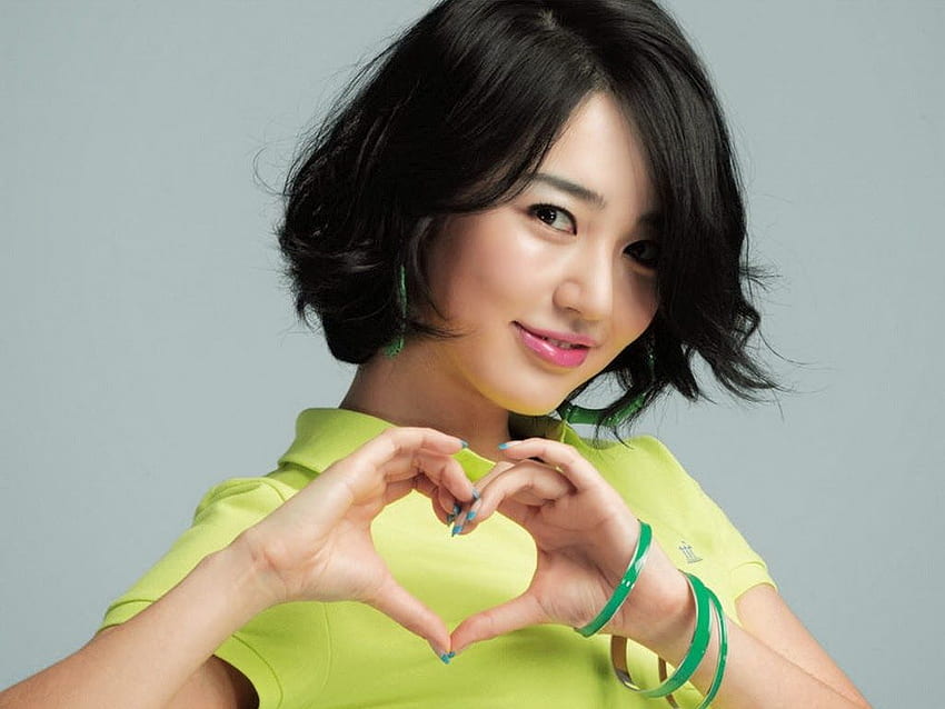 Pretty, Pure And Beautiful Korean Actress Yoon Eun Hye, Princess Hours Korean Drama HD wallpaper