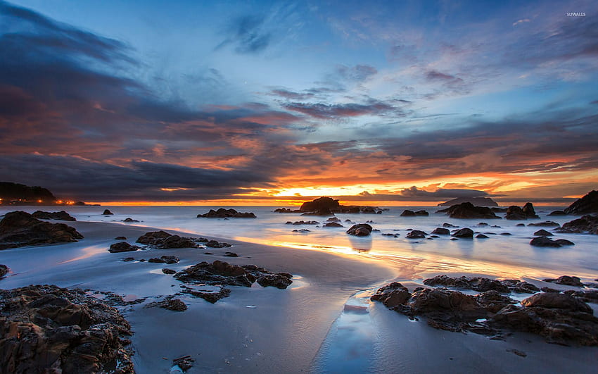 Praia rochosa ao pôr do sol [2] - paisagem australiana do pôr do sol na praia - papel de parede HD