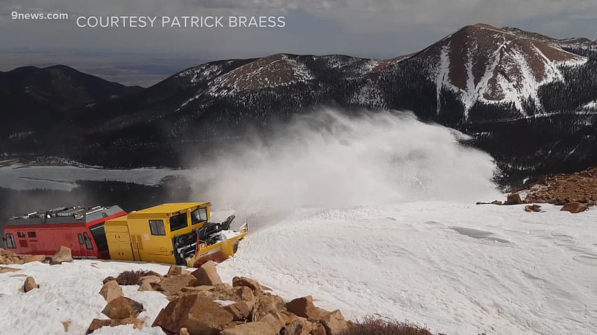 Pikes Peak Cog Railway rolls out massive new snow plow for 2021, Pikes Peak Winter HD wallpaper