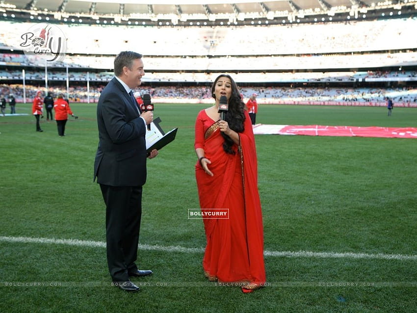 - Vidya Balan avec Eddie McGuire au Melbourne Cricket Ground Fond d'écran HD
