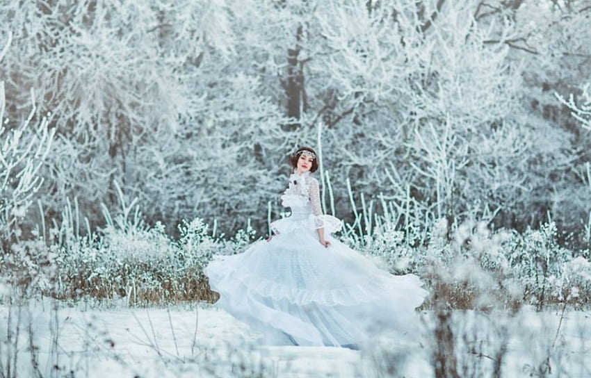 Beauty, winter, lady, snow HD wallpaper