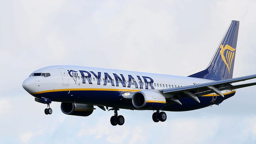 Can Ryanair survive this nosedive? HD wallpaper