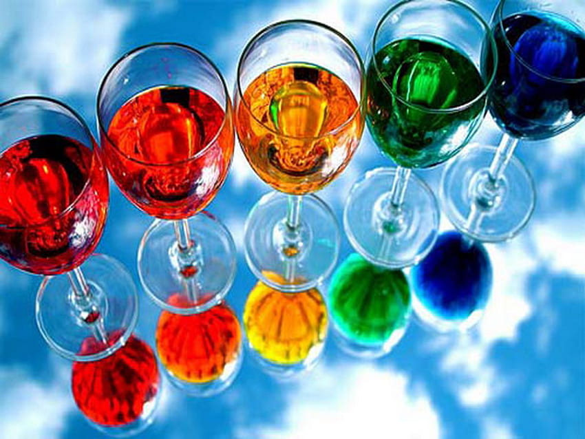 Fai la tua scelta, blu, colorato, bevande, riflessi, bicchieri di vino, luminoso, verde, giallo, rosso, nuvole, cielo Sfondo HD