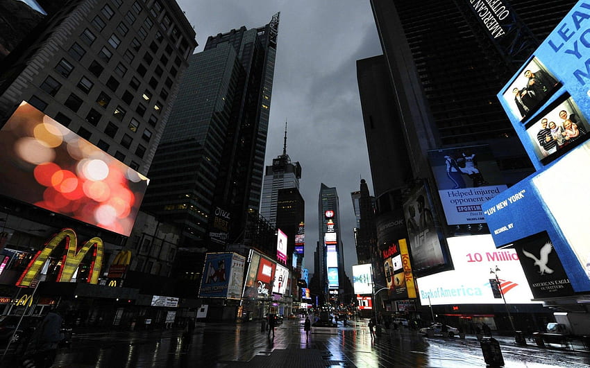 New York Times Square mondo architettura città strade strada tempesta pioggia bagnato riflessione edifici grattacielo skyline segno neon urbano., Pioggia di New York Sfondo HD