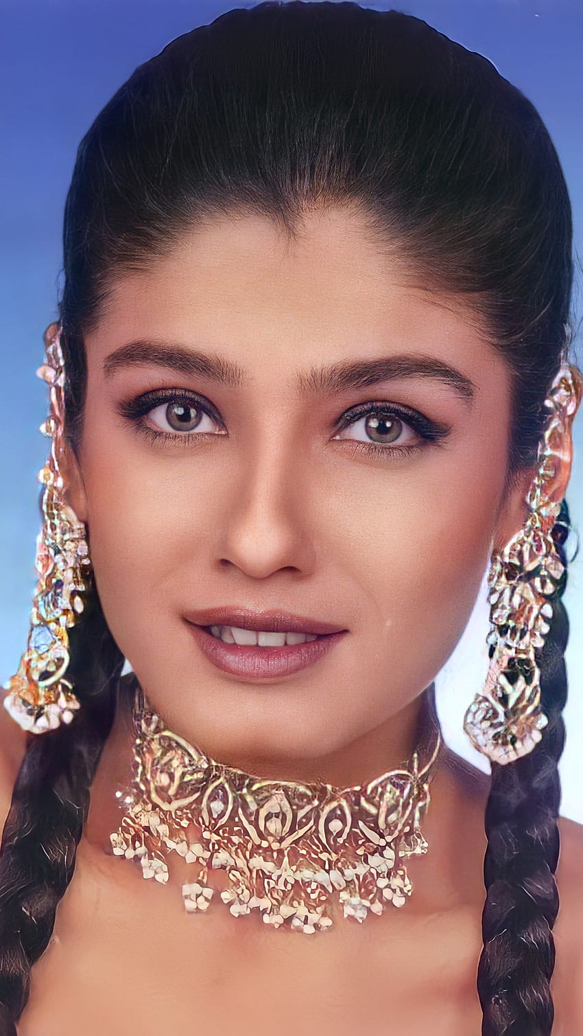 Raveena Tandon, attrice di Bollywood, vintage Sfondo del telefono HD
