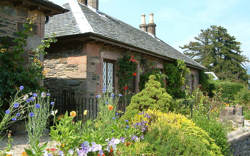 Englisches Häuschen. Englisches Cottage, Landhaus, Country Garden HD-Hintergrundbild