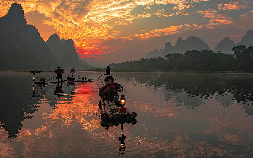 Kormoran Rybacy w Chinach, rzeka, Chiny, wschód słońca, łodzie, spokój Tapeta HD