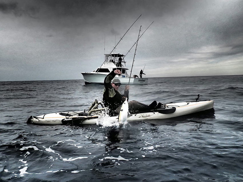 Interstate Kayak Fishing: Offshore Adventure: Blackfin Tuna! HD wallpaper