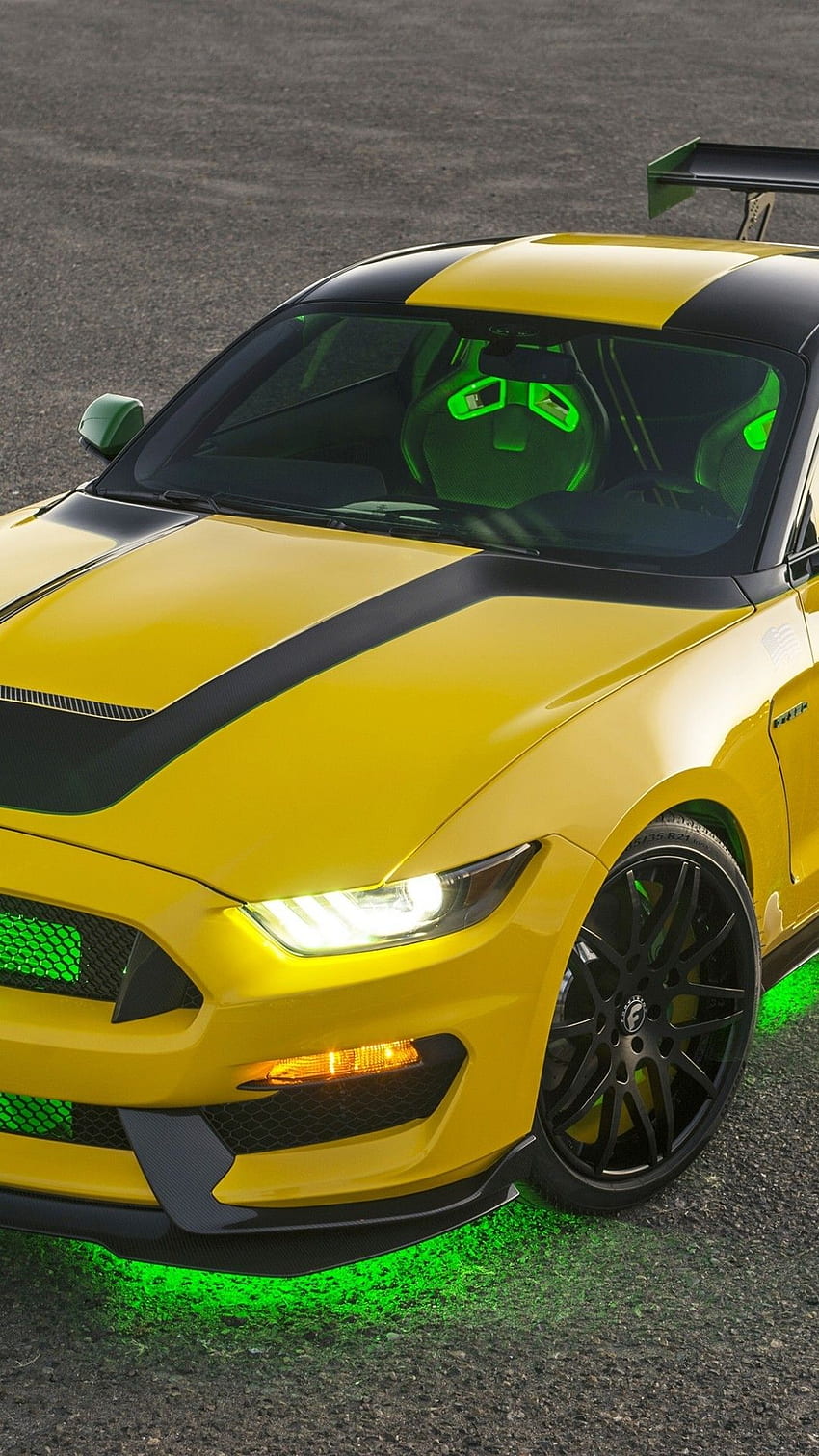 Ford Mustang Shelby Gt500, Yellow, Neon Lights, 車 for iPhone 8, iPhone 7 Plus, iPhone 6+, Sony Xperia Z, HTC One - Maiden HD電話の壁紙