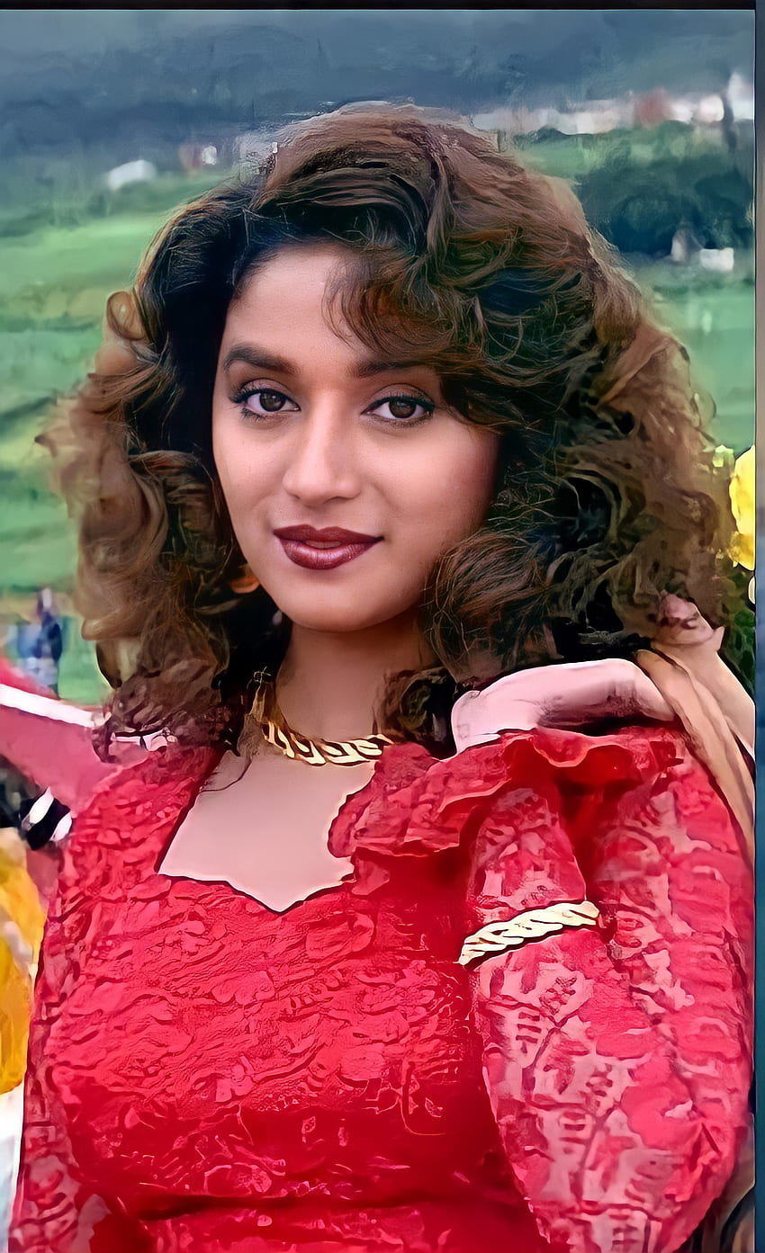 Madhuri Dixit、people_in_nature、リップ HD電話の壁紙