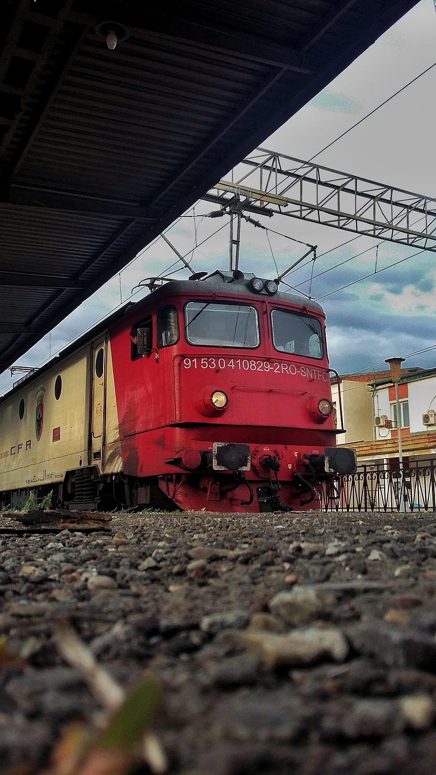 060-EA 829 alb-rosu, tren, railway, romania, focsani, cfr HD phone wallpaper