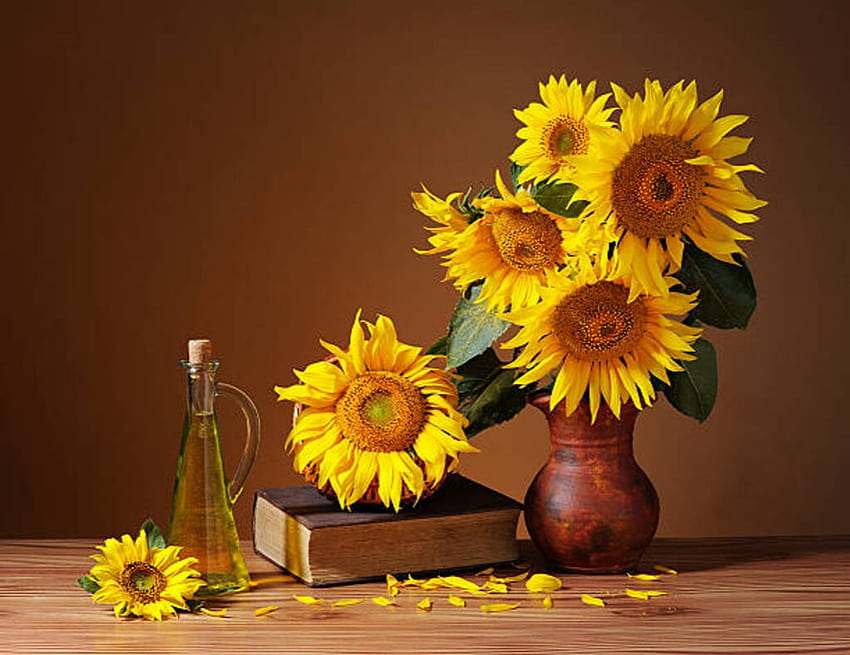 Bunga Matahari, Vas, Buku, Meja Wallpaper HD