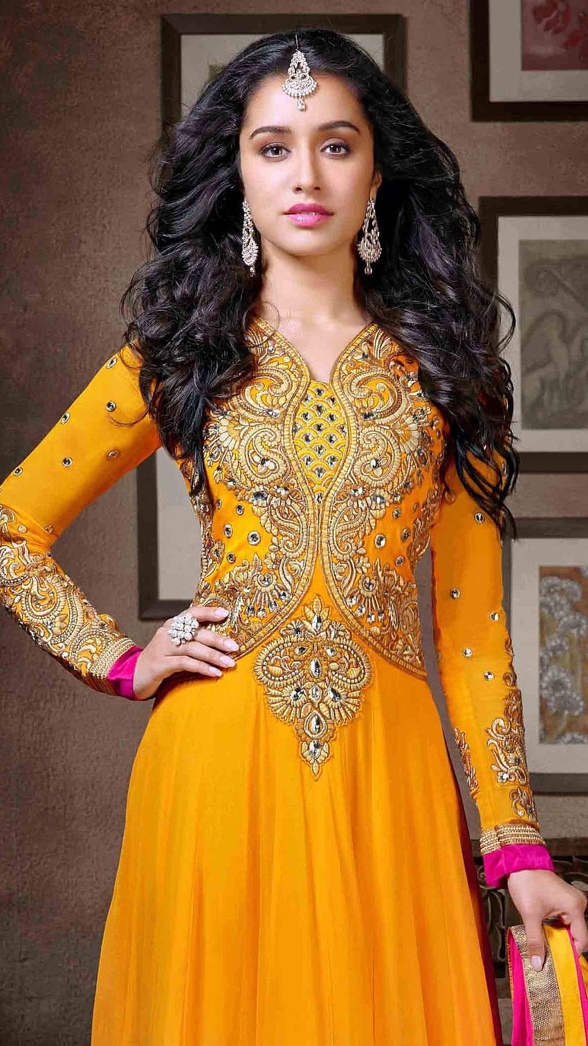Shraddha Kapoor, gelbes Kleid HD-Handy-Hintergrundbild