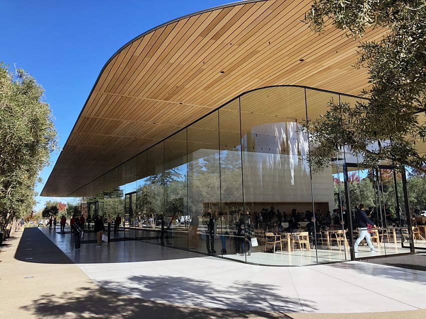 Apple Park employees keep smacking into the building's glass walls HD wallpaper