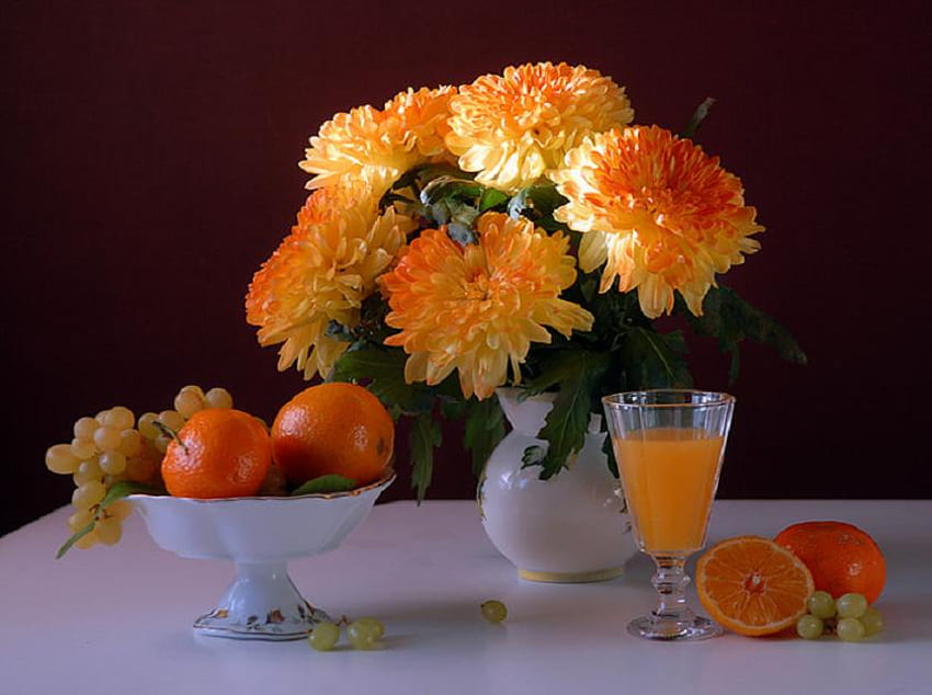 Orange blossoms, juice, grapes, vase, slice, oranges, yellow, vitamin c, glass, flowers, bowl, orange juice HD wallpaper