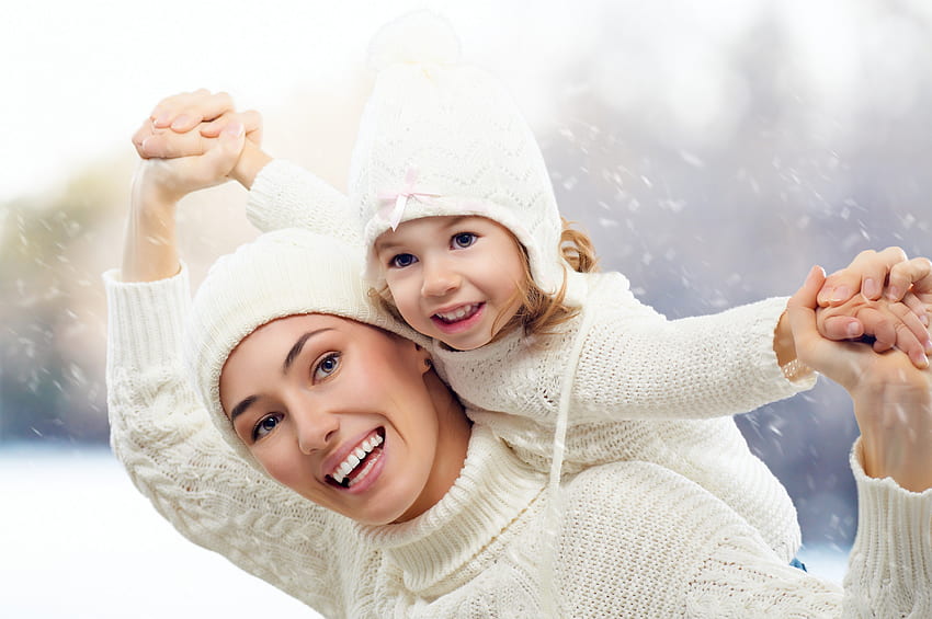 Cinta, musim dingin, senyum, tangan, wanita, wanita, cantik, salju, ibu, bahagia, wanita Wallpaper HD