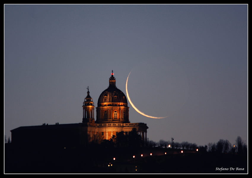 Kontak dengan Bulan, bulan, lampu, langit, gereja, gelap Wallpaper HD