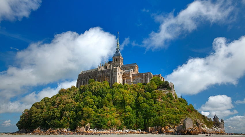 cathedral on mont saint michel, mont, clouds, sky, hill, cathedral HD wallpaper