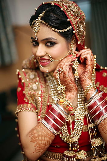Indian Dulhan pose | Indian wedding dulhan poses, Wedding dulhan pose,  Dulhan