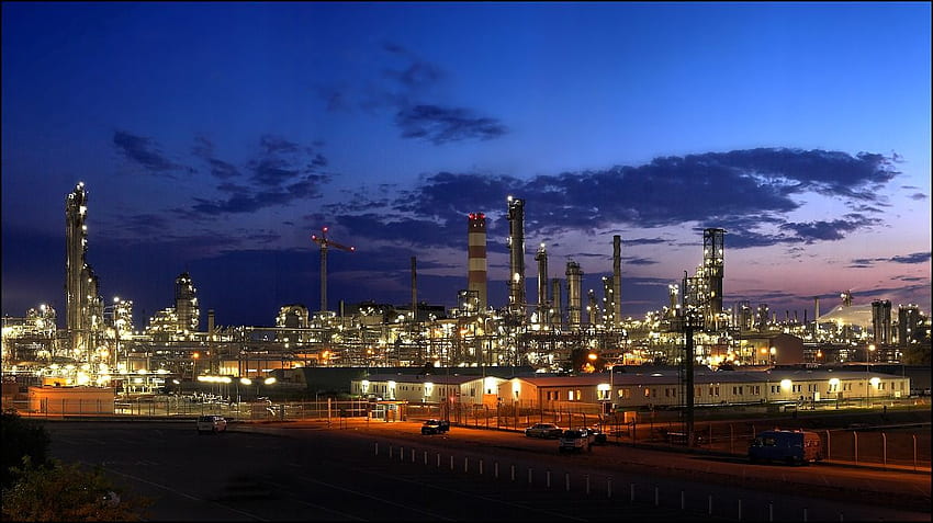 Awaria rafinerii — prąd przemysłowy, rafineria ropy naftowej Tapeta HD