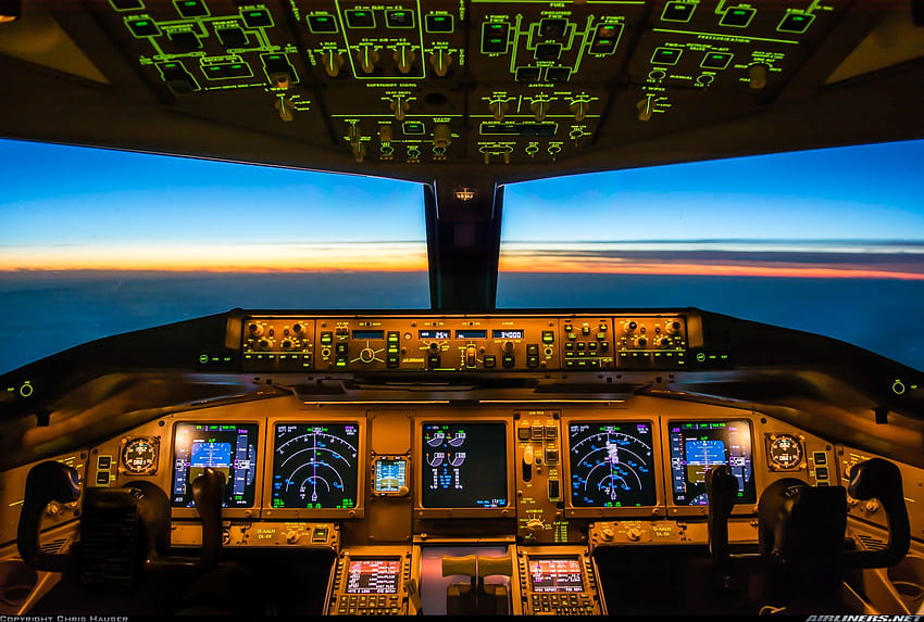 Aerologika; Boeing 777 FZN; DAALH (cn 36200 904) Ku zachodowi słońca, nad Dreznem, w drodze z VOBL do EDDF. Boeing 777, Samoloty, Boeing, Kokpit Boeinga 747 Tapeta HD