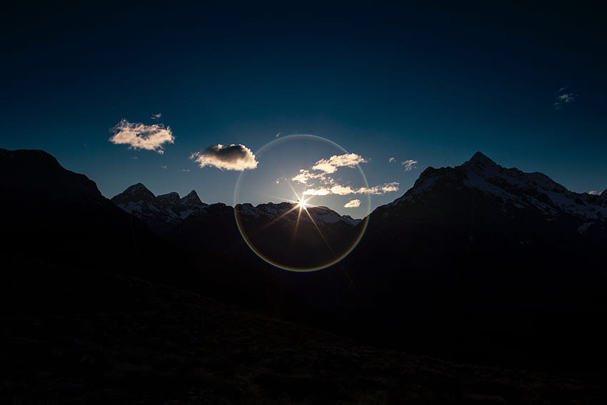 Montagne, alba, raggi di sole, silhouette, natura Sfondo HD