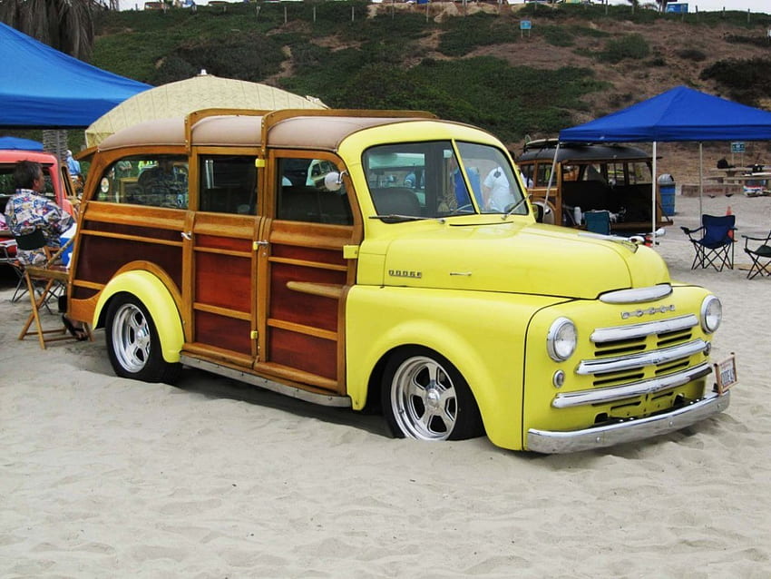 Wooden Car, umbrella, Dodge, vintage, beach, oldtimer HD wallpaper