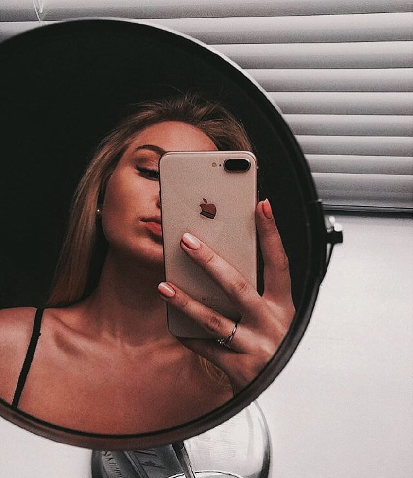 The 13 Types of Selfies That Are All Over Instagram