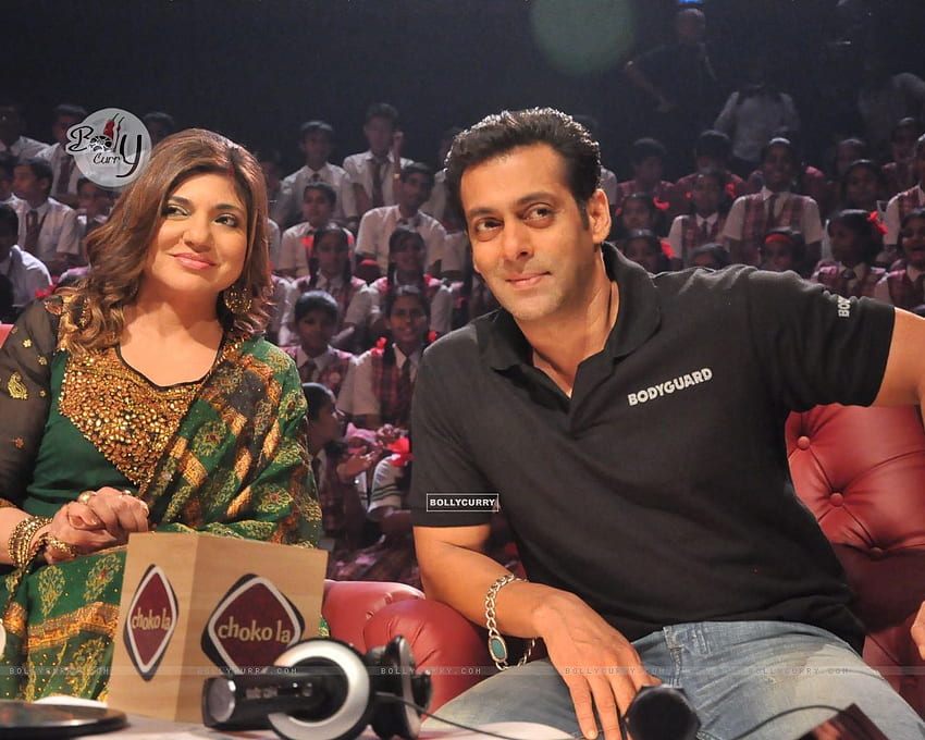 - Salman Khan and Alka Yagnik on the sets of Sa Re Ga Ma Lil Champs to promote Bodyguard at Famous Stu size: HD wallpaper