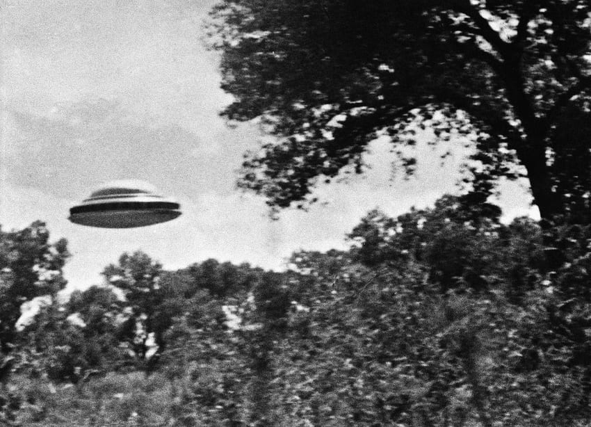 UFO-Sichtung: 10 aus der Geschichte unerklärte, echte UFOs HD-Hintergrundbild