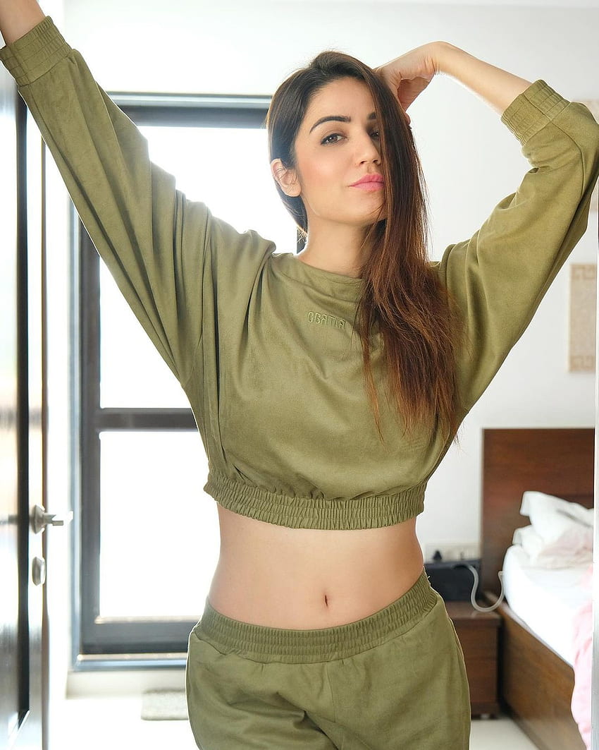 Amyaela, stehend, Bollywood HD-Handy-Hintergrundbild
