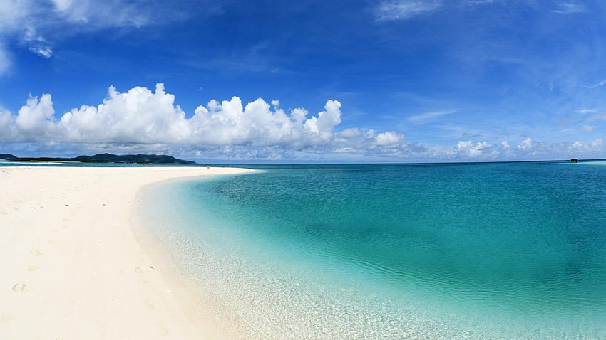 Aussi loin que vous pouvez voir, bleu, jour, sable, nuages, ciel, eau, plage Fond d'écran HD