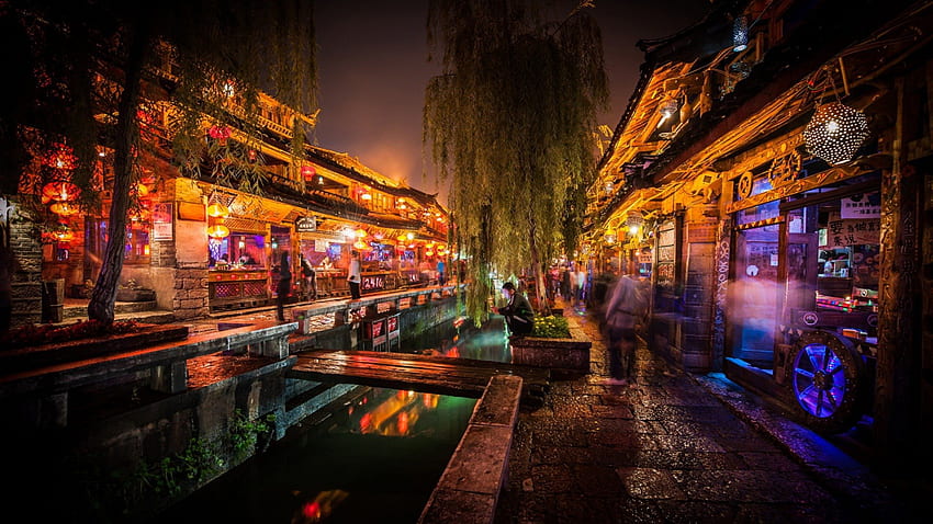 increíble fila de restaurantes en lijiang china, calle, canal, luces, restaurantes fondo de pantalla