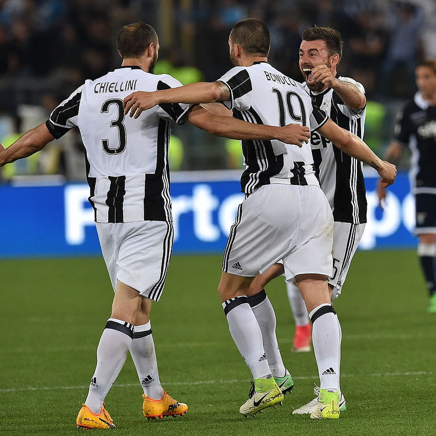 Juventus 2016 17 Classificações da temporada: os zagueiros preto e branco e lidos por toda parte, Chiellini Papel de parede de celular HD