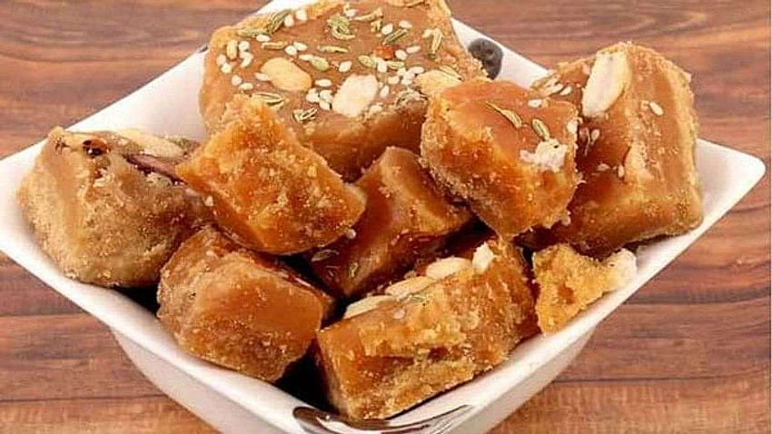 Health Tips: Eating jaggery with these items in winter will keep your health good. Health Tips: Eating jaggery with these items in winter will keep you healthy HD wallpaper