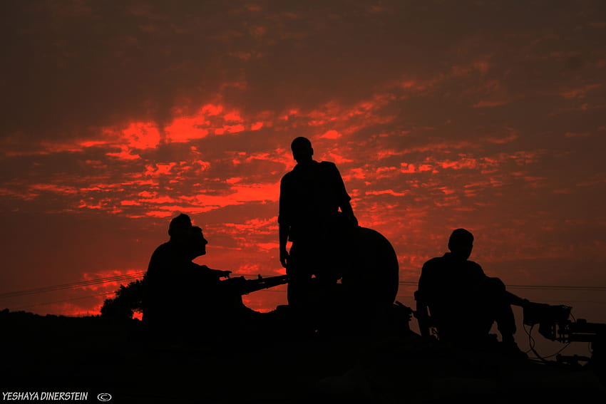 Soldat sur un char coucher de soleil, Soldats coucher de soleil Fond d'écran HD