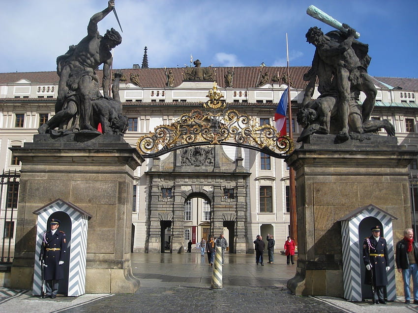 Prague Hradcany A Walking Travel Tour going down Loreta to Prague, Prague Castle HD wallpaper
