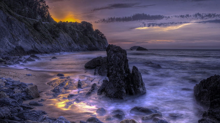 magnifica spiaggia rocciosa al tramonto r, mare, riva, scogliere, rocce, tramonto Sfondo HD