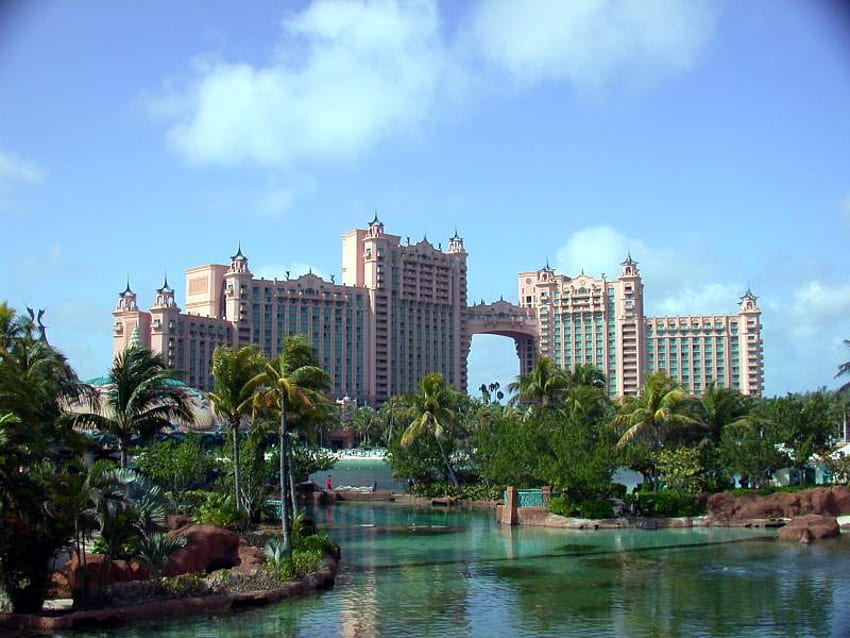 Atlantis-Paradise Island, azul, hotel, céu, lindo, água, palmeiras papel de parede HD
