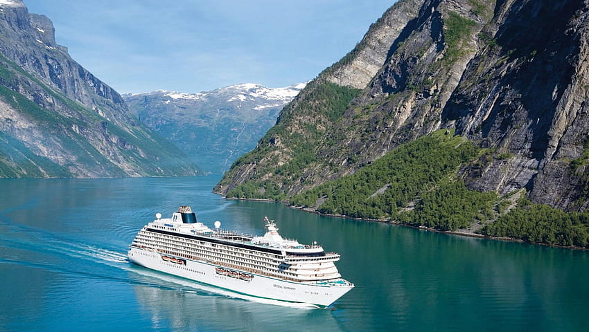 Crystal Serenity Luxury Cruise Ship, biały, statek, luksus, kryształ, spokój, góra, jezioro, odbicie, łodzie, rejs, natura, niebo, woda Tapeta HD