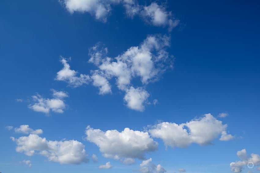 Langit Biru Yang Indah Dengan Latar Belakang Awan Latar Belakang Kualitas Tinggi, Langit Biru Muda Wallpaper HD